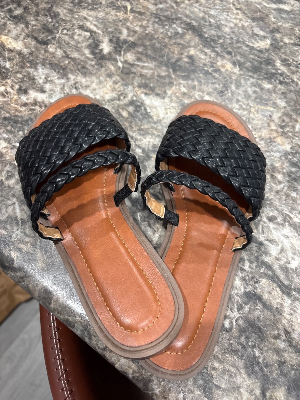 Sandles